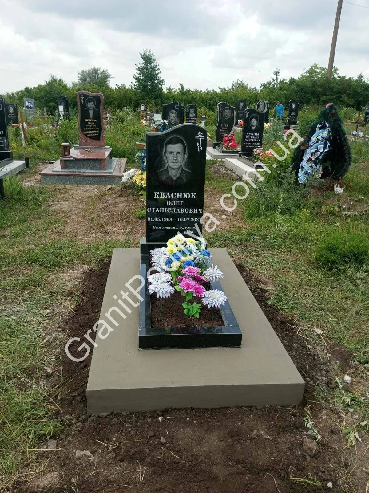 Одинарний пам'ятник з граніту - Кам'янець-Подільський | GranitPodillya